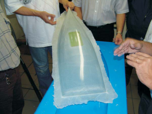 ZAŠKRCENÍ PRYSKYŘICE PŘI LAMINACI INFUZÍ SIKA AXSON